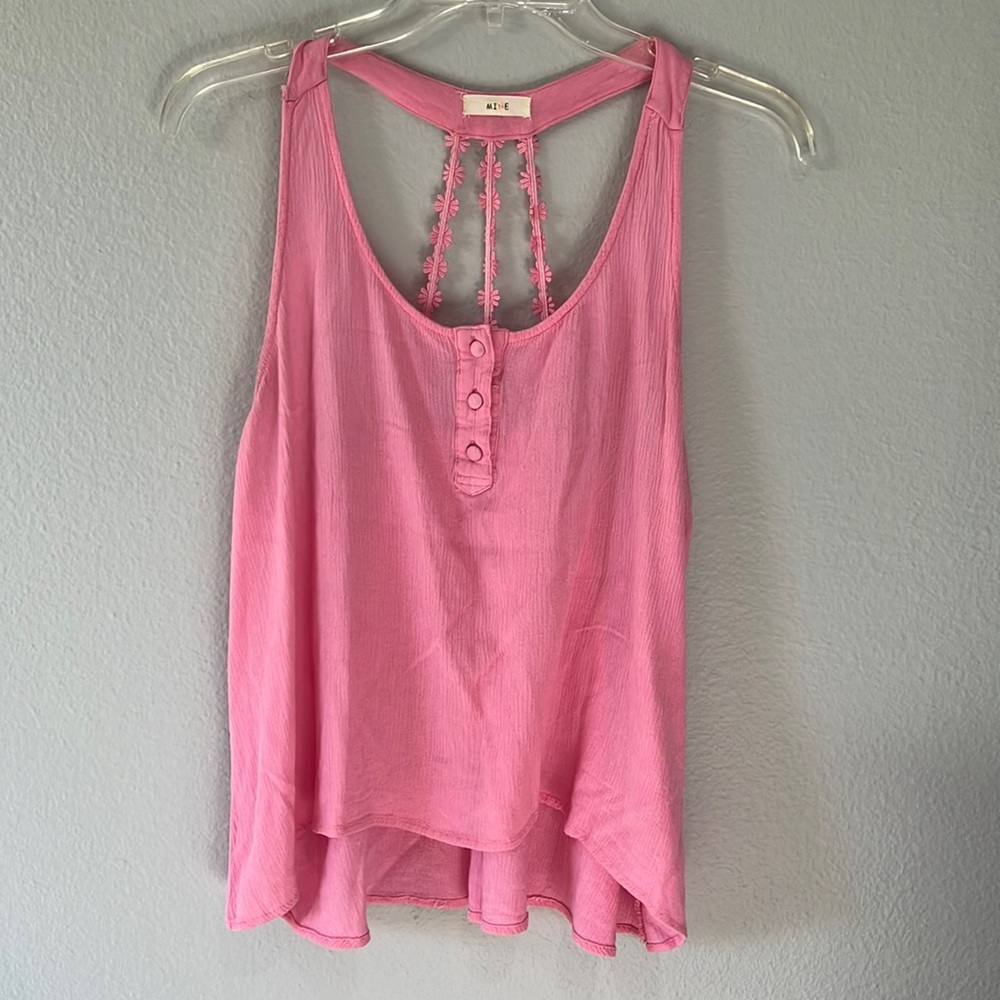 Flowy pink sleeveless top. Size large. Good condition